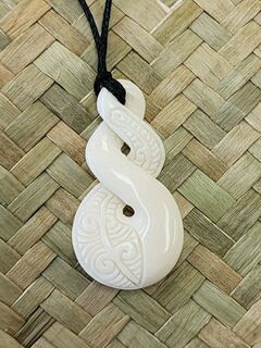Bone Carving Pikorua Twist Pendant